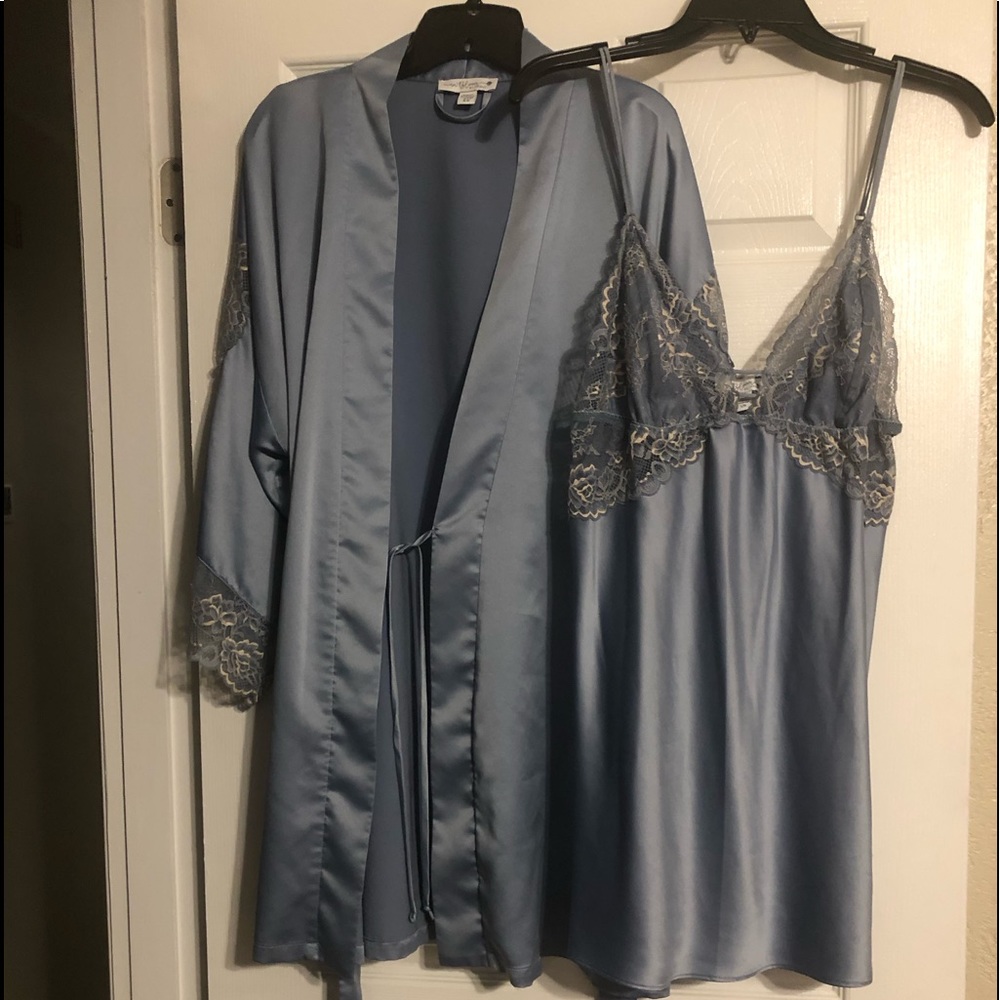 Jonquil Laced Satin Nightie and Belle Sleeve Kimono style cover robe. Blue Med